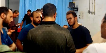 وكيل مستشفى الفيوم العام يقوم بمرور مفاجئ لضمان جودة الخدمات الطبية - مصدرنا الإخبارى