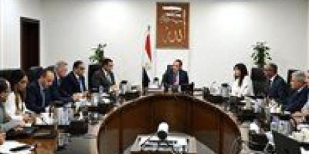 رئيس الوزراء يُتابع الإجراءات والموقف التنفيذي لمشروعات تحلية مياه البحر - مصدرنا الإخبارى