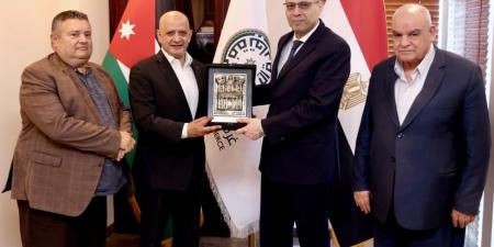 تجارة الأردن تكرّم السفير المصري تقديرا لدوره في تعزيز التعاون الاقتصادي بين البلدين - مصدرنا الإخبارى