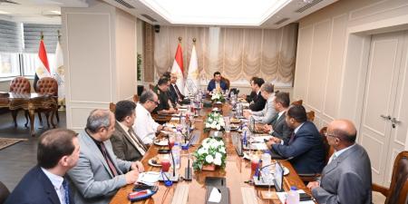 وزير الرياضة ومحافظ بورسعيد يتابعان معدلات تنفيذ استاد المصري - مصدرنا الإخبارى