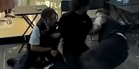 بريطانيا تعتقل البطل المصري أحمد عبد القادر ميدو.. ومطالبات بالإفراج الفوري عنه.. فيديو - مصدرنا الإخبارى
