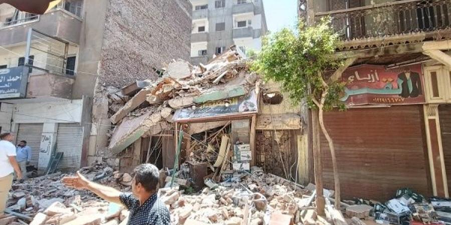 التصريح بدفن ضحايا العقار المنهار ولجنة ثلاثية لفحصه - مصدرنا الإخبارى