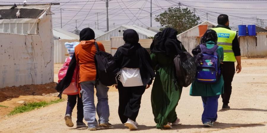 4 آلاف طالب وطالبة سوريين يبدأون عامهم الدراسي في مدارس الرمثا اليوم - مصدرنا الإخبارى