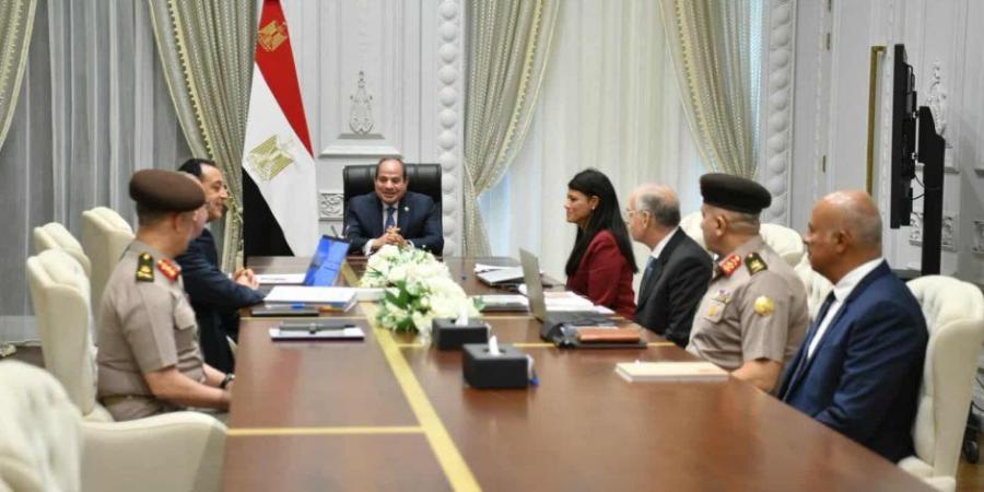 الرئيس السيسي يوجه باستمرار الاستثمار في تحديث المنظومة المائية والري - مصدرنا الإخبارى