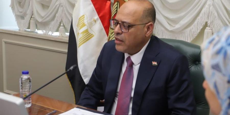 وزير العمل يلتقي وفد رجال الأعمال والجالية المصرية بإيطاليا - مصدرنا الإخبارى