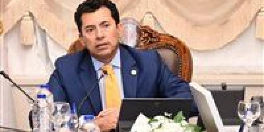وزير الشباب والرياضة يجتمع بمديري المديريات واللجنة القانونية لوضع الآليات التنظيمية لقانون الرياضة - مصدرنا الإخبارى