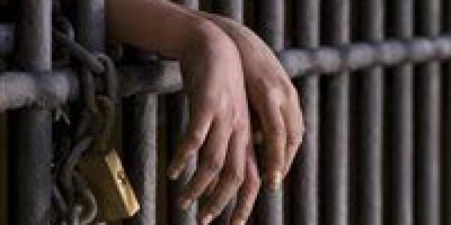 الداخلية تضبط بلطجيًا بالقاهرة لفرضه الإتاوات على ملاك الأراضي وبيع مواد البناء بأسعار مبالغ فيها - مصدرنا الإخبارى