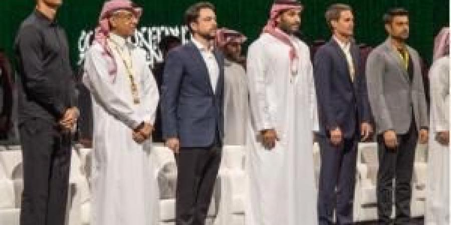ولي العهد عبر انستغرام : برفقة أخي العزيز سمو ولي العهد الأمير محمد بن سلمان خلال الحفل الختامي لكأس العالم للرياضات الإلكترونية - مصدرنا الإخبارى