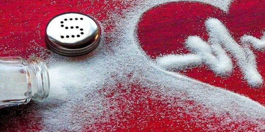 دراسة كندية: ارتفاع استهلاك الملح يسبب التهاب الدماغ ويزيد ضغط الدم - مصدرنا الإخبارى