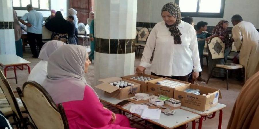 كشف وعلاج ولقاءات توعوية لـ215 مواطنًا في قافلة مجانية بالبحيرة - مصدرنا الإخبارى
