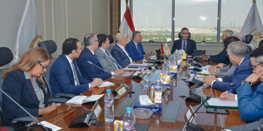 فاروق: الالتزام بالجدول الزمني لتنفيذ مشروع المستودع الاستراتيجى - مصدرنا الإخبارى