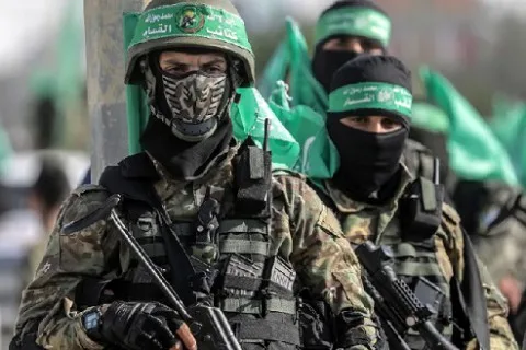 تزايد شجاعة مقاتلي حماس في اختطاف الجنود الإسرائيليين داخل غزة وقدرتهم على تحليل تكتيكات القوات الإسرائيلية بسهولة، مع وجود حالة من الجمود بين العديد من قواتنا في القطاع.