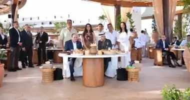 السيسي وبن زايد: لحظات إنسانية في العلمين مع المواطنين