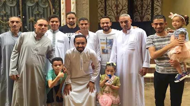 24 صورة وأهم الحقائق عن عائلة محمد مجدي أفشة