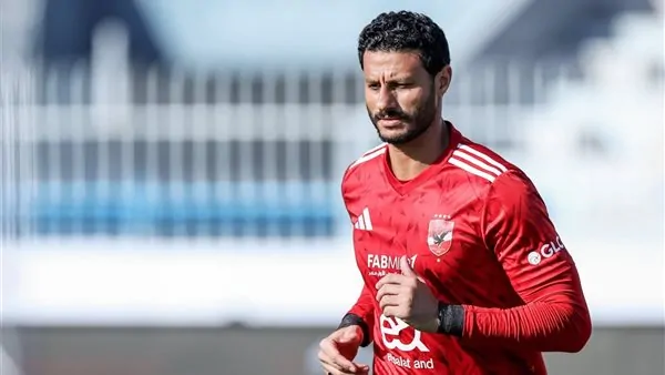 الأهلي ي intensifies تحضيراته لمواجهة بيراميدز في الدوري اليوم