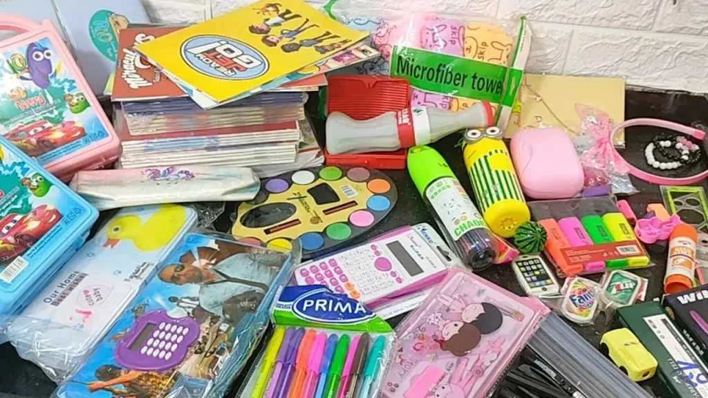 مع بداية العام الدراسي الجديد، استعرض أسعار المستلزمات الدراسية والكتب الخارجية في الأسواق بعد الخصومات.