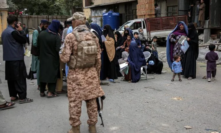 76 ضحية في أفغانستان جراء حادث حافلة لمهاجرين عائدين من إيران