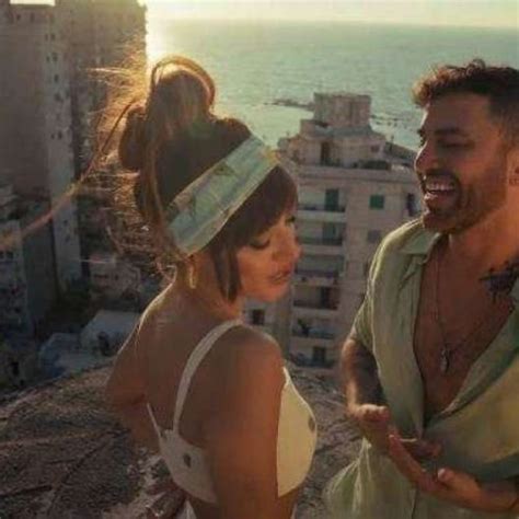 ديو كارولينا كرم وجاد شويري يعيد شوارع الإسكندرية للأعمال الفنية – مقالات نيوز