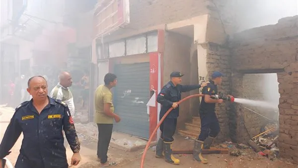 إخماد حريق اندلع في منزل بقنا