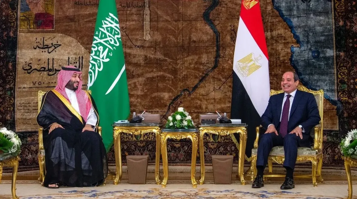 السيسي يتناول قضية غزة مع بن سلمان خلال زيارته إلى السعودية