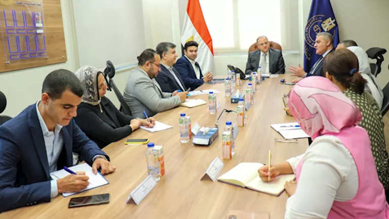 الشركة المصرية لتجارة الأدوية تناقش تأسيس مكتب بحثي لدراسات الأدوية