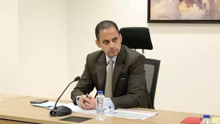 الصحة تستكشف تنفيذ برامج تدريبية للموظفين الصحيين والإداريين في الأكاديمية ال