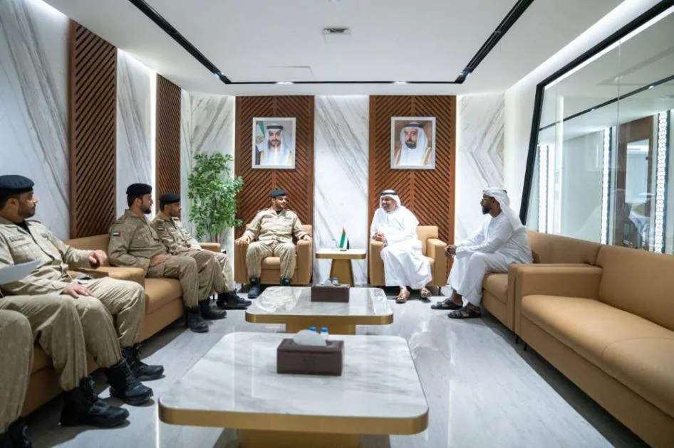 «اللجنة الرياضية في الشارقة تَستعرض مع الشرطة سُبل تعزيز الأمن للموسم القادم»