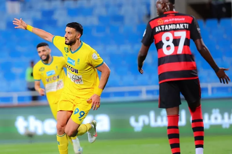 الهداف التاريخي يواصل التألق في الدوري السعودي.. السومة يقترب من مواجهة الحزم