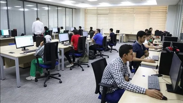 كيفية تسجيل الطلاب لبياناتهم واختياراتهم