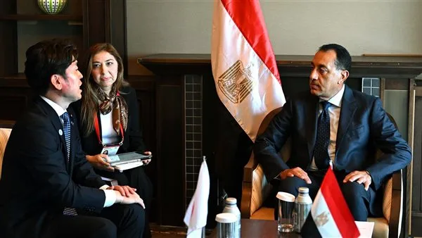 رئيس الوزراء يعبّر لوزير النقل الياباني عن اهتمام مصر بجذب صناعة السيارات.