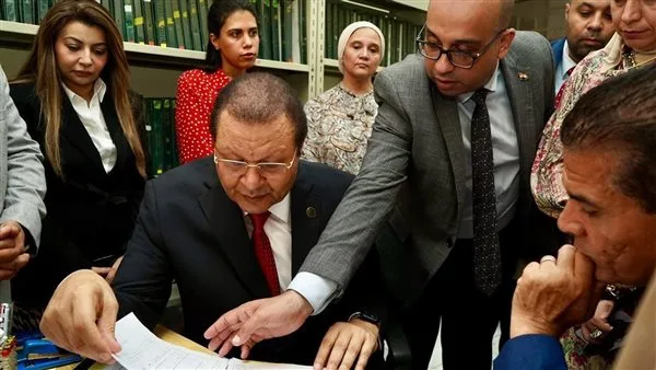 رئيس هيئة الاعتماد والرقابة الصحية يزور مستشفى رأس التين ومركز طب الأسرة في الجمرك