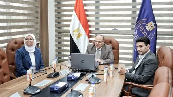 رئيس هيئة الدواء يناقش مع السفيرة المصرية في الكاميرون طرق تعزيز التعاون في مجال الأدوية
