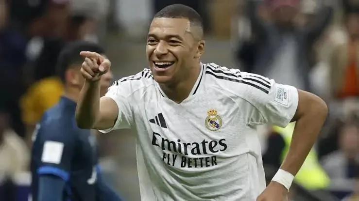 ريال مدريد يبدأ موسمه المحلي بانتصار مثير على أوساسونا