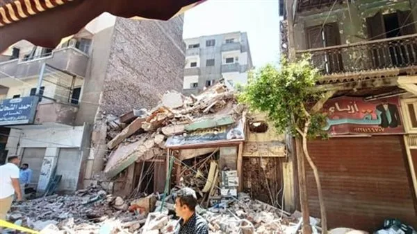 سقوط مبنى مكون من 4 طوابق وإصابة 3 أفراد في الشرقية