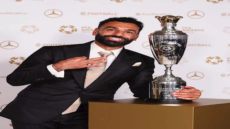 سنكافح لنحقق الكأس… محمد صلاح يتحدث عن حصوله على جائزة أفضل لاعب