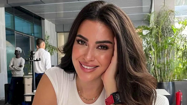 تألق ميرنا نور الدين في أحدث إطلالة ومغازلة من لقاء سويدان