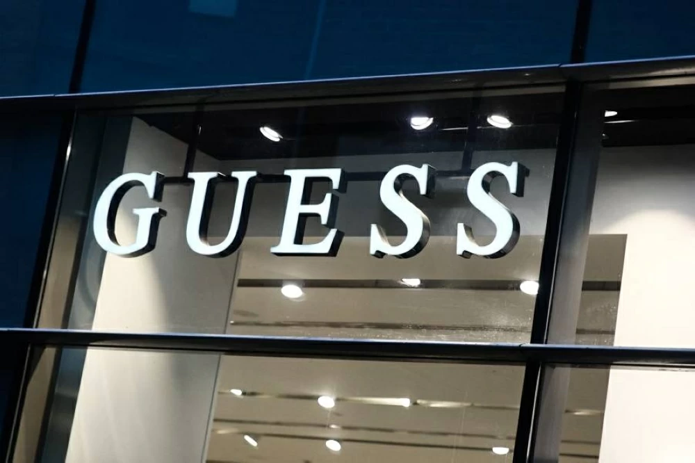 ماركة Guess للملابس تنتقل إلى الملكية الخاصة في صفقة قيمتها 1.4 مليار دولار
