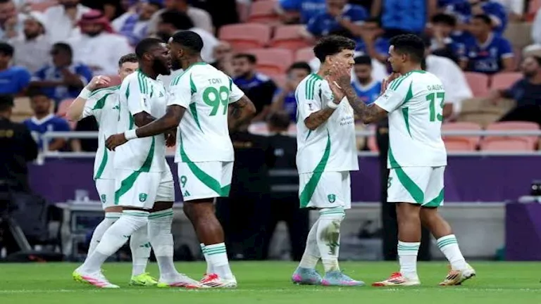 موعد لقاء الأهلي والقادسية في نصف نهائي كأس السوبر السعودي