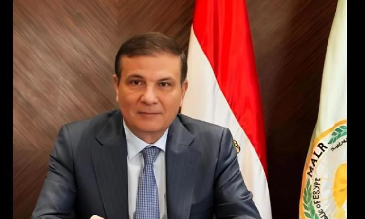 وزير الزراعة يعلن عن فتح سوق بيرو لتصدير شتلات الفراولة المصرية