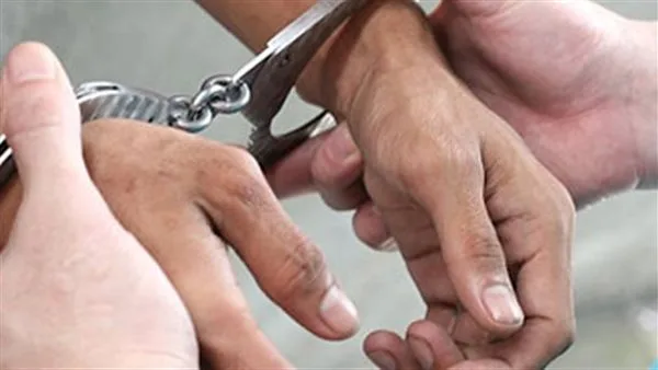 «يُزعم أنه يقدم لهن المساعدة ويوصلهن بسيارته».. تفاصيل اعترافات شاب عاطل عن العمل بسرقة السيدات المسنات في الزيتون.