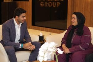 من محطة وقود إلى قلوب الملايين.. قصة الطفل الذي هزم الآلة الحاسبة