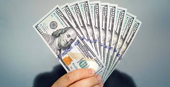 سعر الدولار اليوم الأربعاء 10-9-2025 أمام الجنيه المصري وتوقعات الأيام القادمة.. الجنيه عامل شغل جامد مع كل العملات